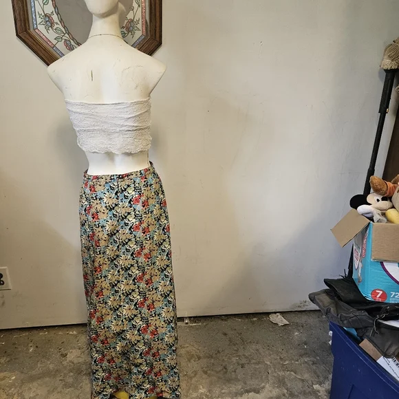 Beutiful Kathy Lee Maxi Floral Skirt Sz 6 - Picture 6 of 7